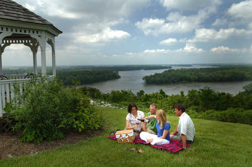 Picnic on the Bluffs
