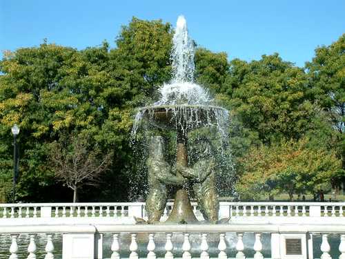 Fountain at Detroit Zoo