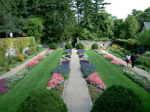 Garden Paths at Cranbrook Garden