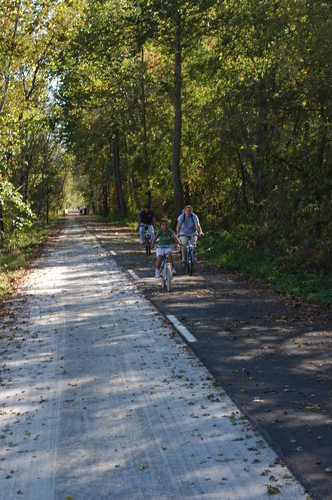 Family on the Holmes County Trail