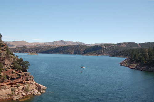 Boating into the Flaming Gorge