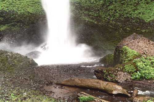 Base of Multnomah Falls