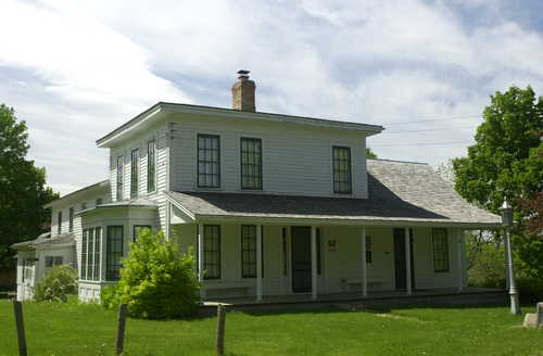 Hooper-Bowler-Hillstrom House in Belle Plaine