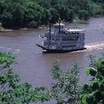 Classic Mississippi Riverboats from the Great River Road