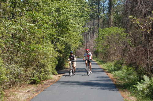 Cyclists on Gulf Oak Ridge Trail