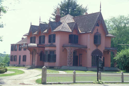Pink Mansion on SR-169