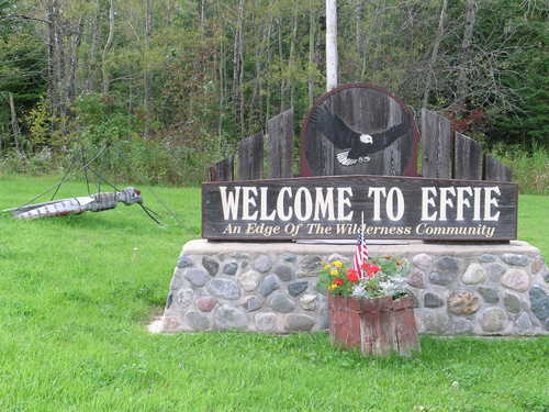 Giant Mosquito and Welcome Sign in Effie