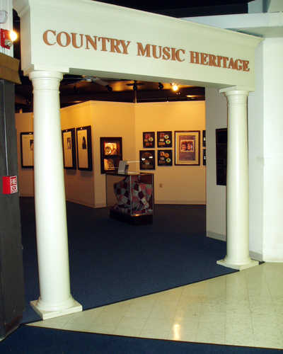 Entrance to the Highlands Museum and Discovery Center