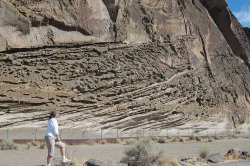Looking at Petroglyph Point Lava Flow