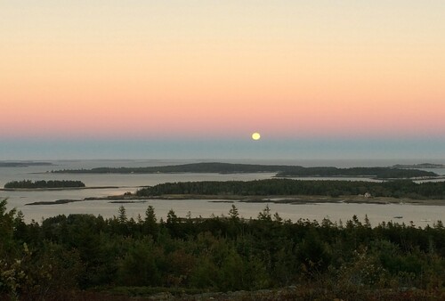 Super Moon Rising